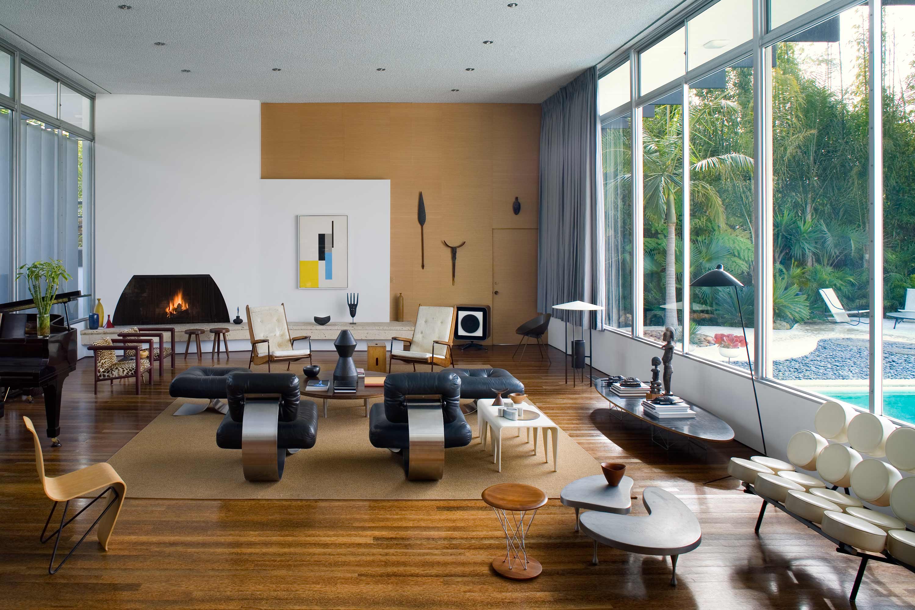 Modernist Living Room by Niemeyer